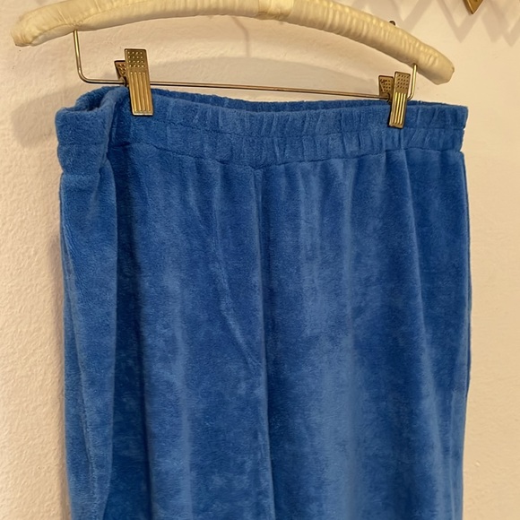 Monrow | Terrycloth High-Waisted Flare Sweatpants |Cerulean (Size L) - Picture 3 of 8